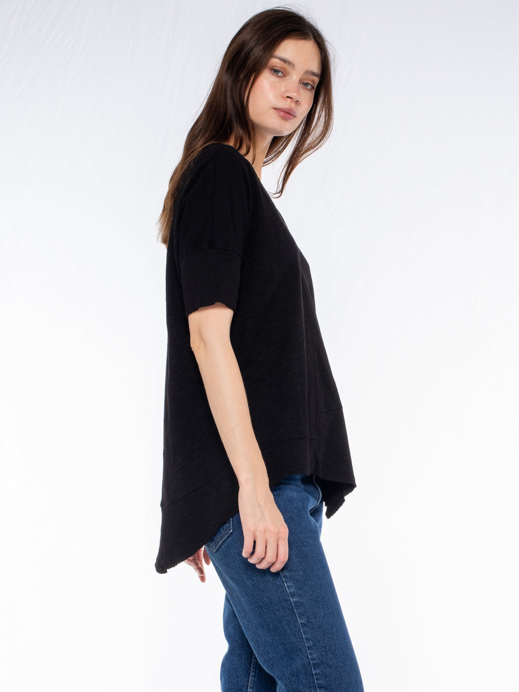 V-Neck Short Sleeve Tee w/ Rib Slanted Hem