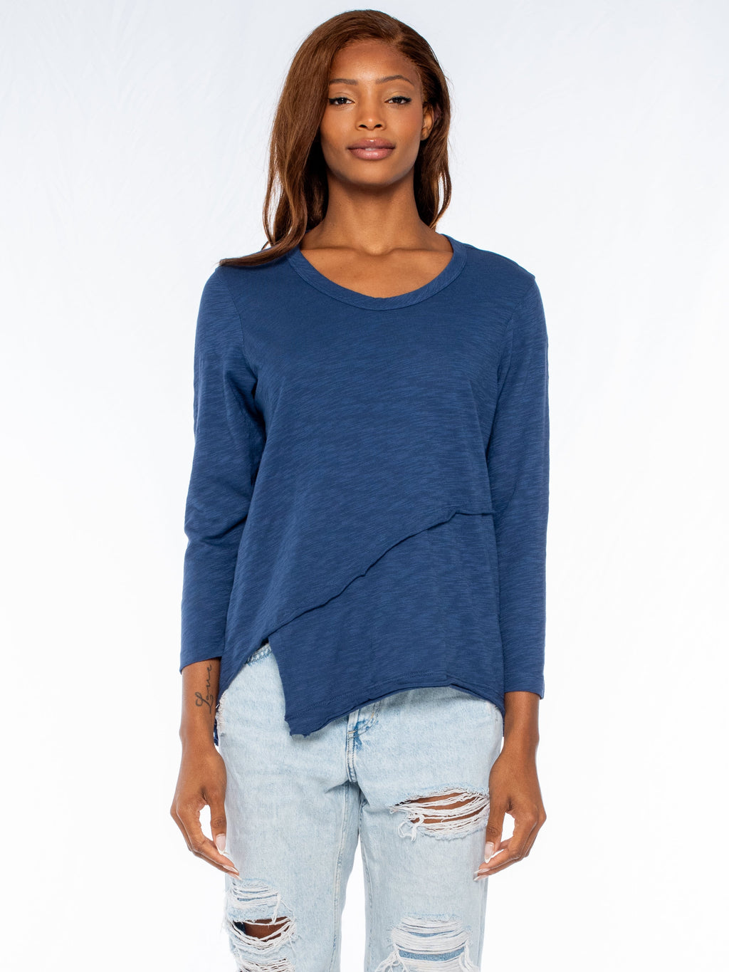 Crew 3/4 Sleeve EZ Cross Over Hem Shirt