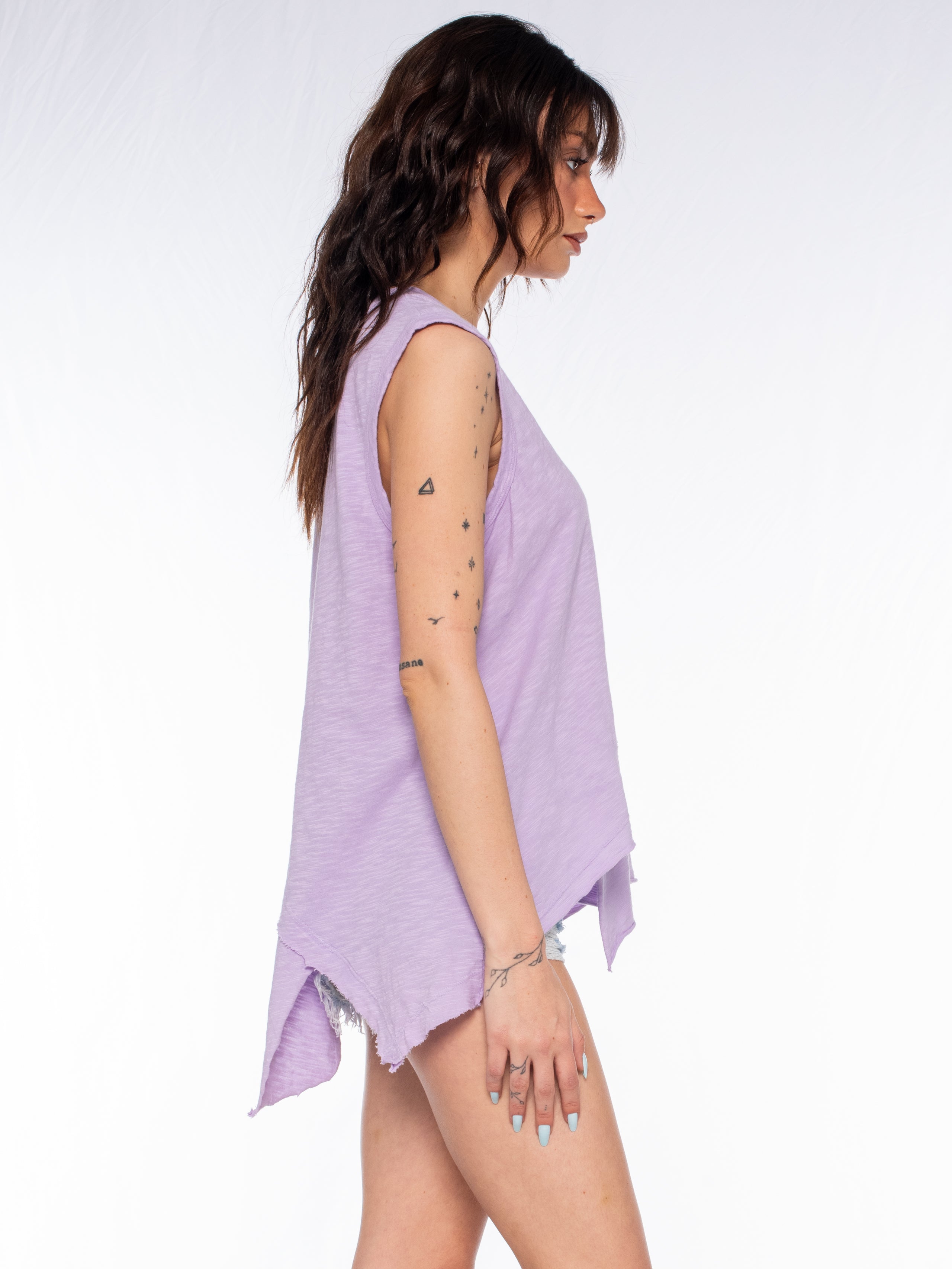 Crossover Hem Shirttail Shell