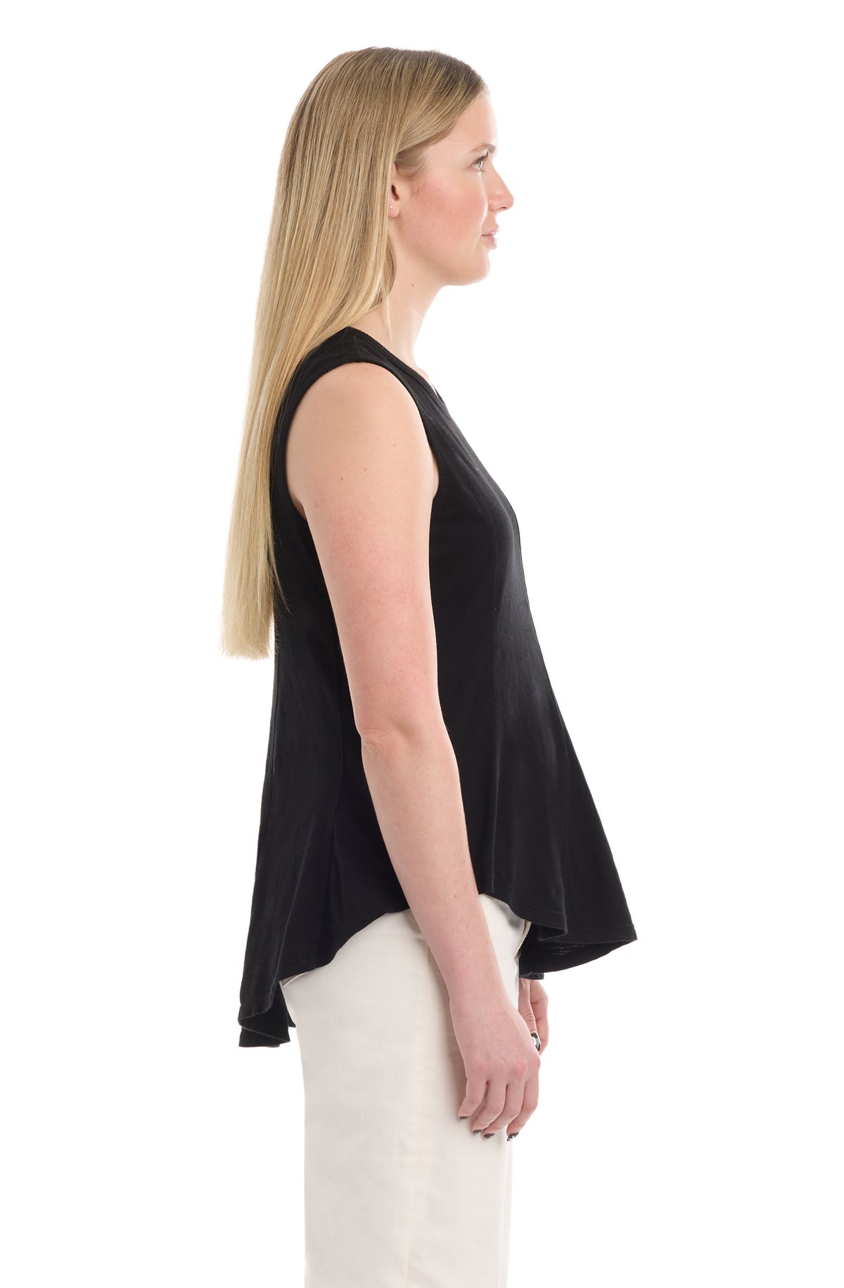 Shell with asymmetric seams